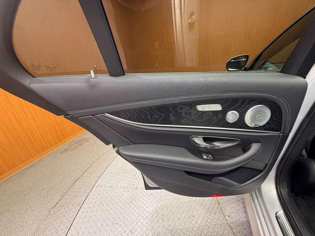 Ｅクラス Ｅ２２０ｄ　アバンギャルド　ＡＭＧライン　パノラマＳＲ　純正ナビ　３６０°カメラ　ＡＣＣ　ＢＳＭ　ＨＵＤ　黒革　シートヒーター　パワーシート　ＬＥＤヘッドライト　オートライト　Ｂｕｒｍｅｓｔｅｒ　電動リアゲート　アンビエントライト（43枚目）