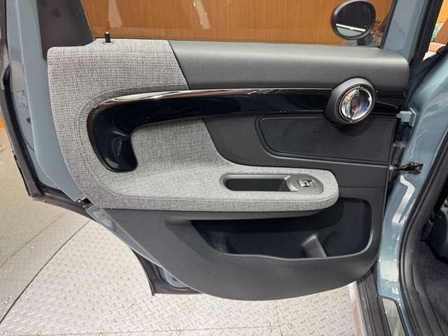 ＭＩＮＩ クーパーＤクロスオーバーオール４　ワンオーナー　ＡＣＣ　純正ナビ　バックカメラ　ＰＤＣ　電動リアゲート　パーキングアシスト　ドライブセレクト　パーキングアシスト　インテリジェントセーフティ　コンフォートアクセス　革調シートカバー（42枚目）