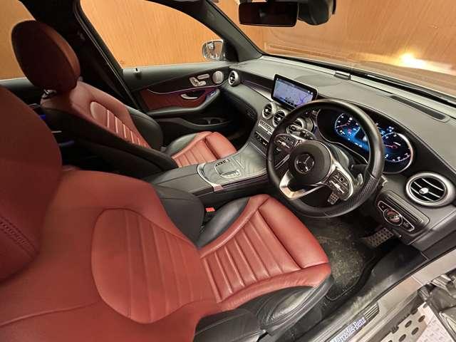 ＧＬＣ ＧＬＣ３００　４マチック　ＡＭＧライン　レザーエクスクルーシブＰＫＧ　パノラマＳＲ　純正ナビ　３６０°カメラ　ＡＣＣ　ＨＵＤ　シートヒーター　パワーシート　ＬＥＤヘッドライト　ハイビームアシスト　電動リアゲート　アンビエントライト（5枚目）