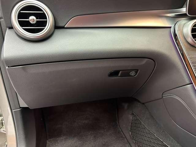 ＧＬＣ ＧＬＣ３００　４マチック　ＡＭＧライン　レザーエクスクルーシブＰＫＧ　パノラマＳＲ　純正ナビ　３６０°カメラ　ＡＣＣ　ＨＵＤ　シートヒーター　パワーシート　ＬＥＤヘッドライト　ハイビームアシスト　電動リアゲート　アンビエントライト（37枚目）