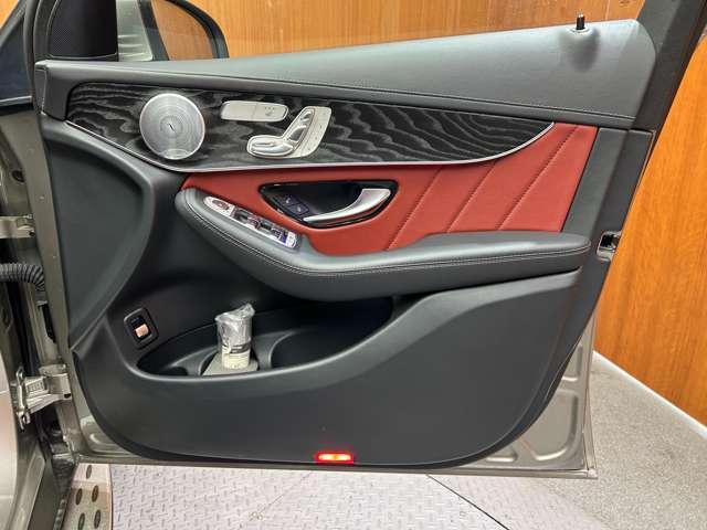 ＧＬＣ ＧＬＣ３００　４マチック　ＡＭＧライン　レザーエクスクルーシブＰＫＧ　パノラマＳＲ　純正ナビ　３６０°カメラ　ＡＣＣ　ＨＵＤ　シートヒーター　パワーシート　ＬＥＤヘッドライト　ハイビームアシスト　電動リアゲート　アンビエントライト（45枚目）