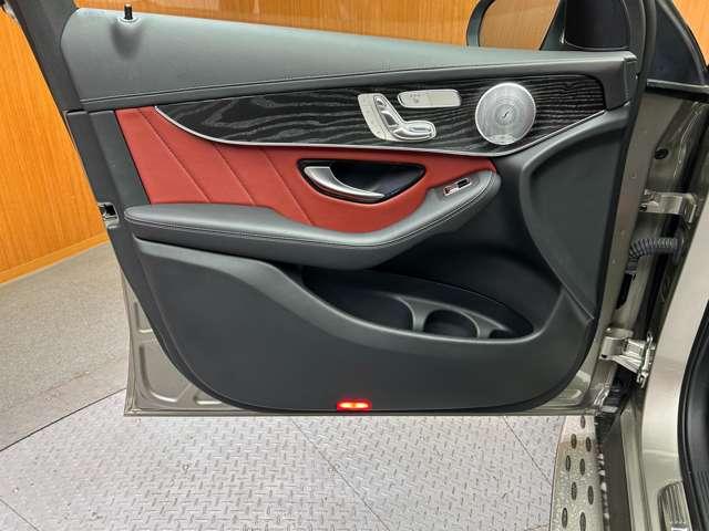 ＧＬＣ ＧＬＣ３００　４マチック　ＡＭＧライン　レザーエクスクルーシブＰＫＧ　パノラマＳＲ　純正ナビ　３６０°カメラ　ＡＣＣ　ＨＵＤ　シートヒーター　パワーシート　ＬＥＤヘッドライト　ハイビームアシスト　電動リアゲート　アンビエントライト（46枚目）