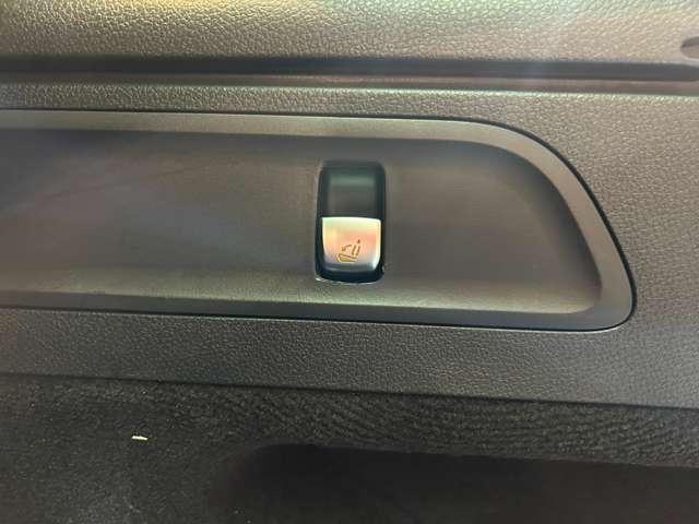 ＧＬＣ ＧＬＣ３００　４マチック　ＡＭＧライン　レザーエクスクルーシブＰＫＧ　パノラマＳＲ　純正ナビ　３６０°カメラ　ＡＣＣ　ＨＵＤ　シートヒーター　パワーシート　ＬＥＤヘッドライト　ハイビームアシスト　電動リアゲート　アンビエントライト（53枚目）