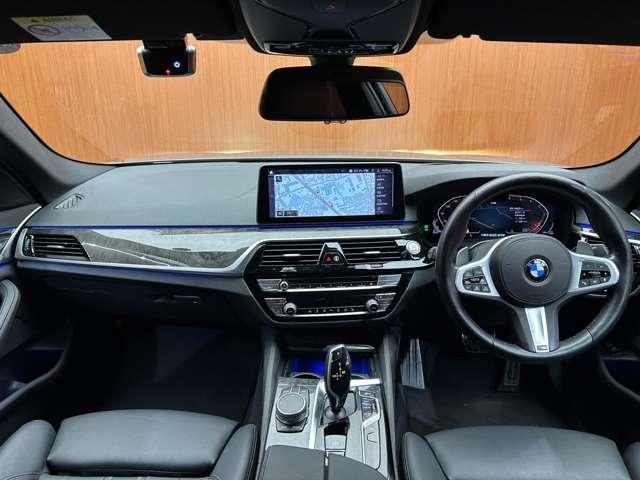 ＬＩＢＥＲＡＬＡは、輸入車選びの新たなスタイルを提案するインポート・セレクト・ブランドです。オーナー様となる方がクルマから直接感じる感性を第一にした、最良の一台との出会いをコーディネートいたします。