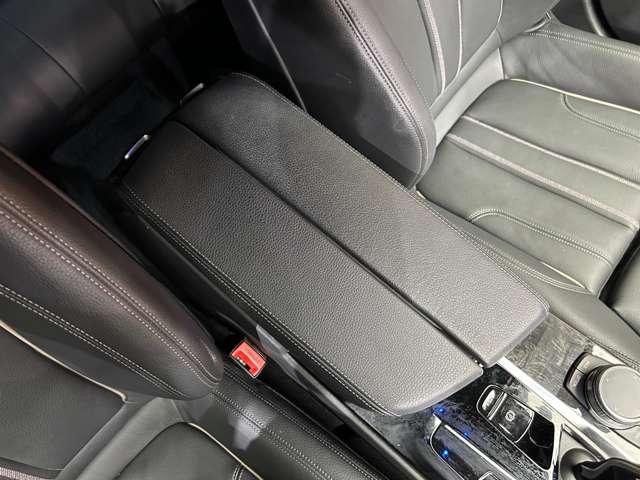 ご遠方の場合でも、下取り車両の金額を概算でお出しすることは可能でございます。車検証をお手元に、走行距離をご確認の上お問い合わせくださいませ。