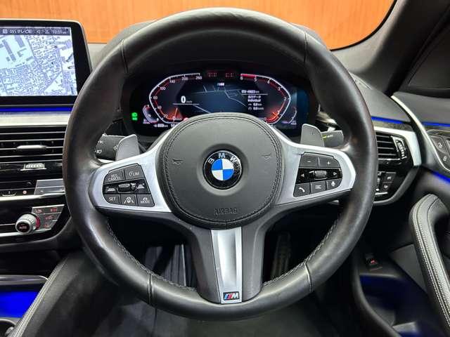 ご来店が難しいお客様もご安心下さい。自社での査定に加え、第三者機関に委託し、車両の鑑定を行っております。