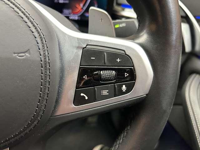 ＬＩＢＥＲＡＬＡの名前の由来はラテン語で「ｌｉｂｅｒａ：自由」と「ａｌａ：翼」を意味し、それらを組合せた造語です。自由な翼を得て思う存分人生を謳歌して欲しいという願いが込められています。