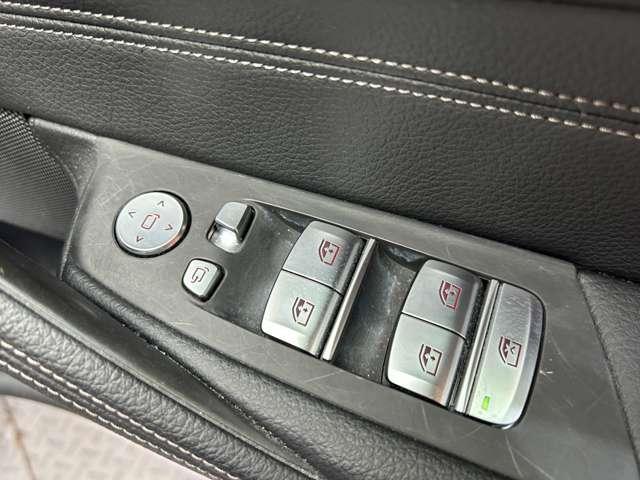 ご遠方の場合でも、下取り車両の金額を概算でお出しすることは可能でございます。車検証をお手元に、走行距離をご確認の上お問い合わせくださいませ。