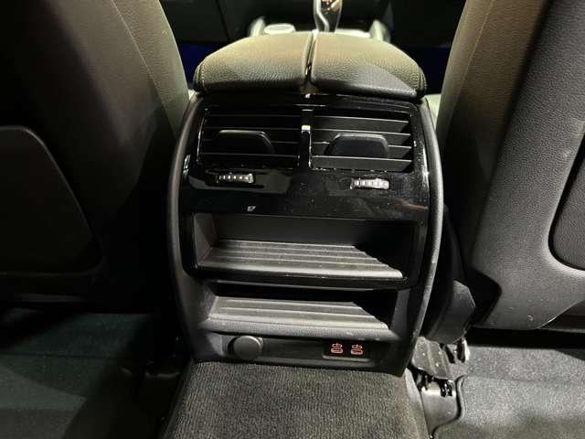 ＬＩＢＥＲＡＬＡの名前の由来はラテン語で「ｌｉｂｅｒａ：自由」と「ａｌａ：翼」を意味し、それらを組合せた造語です。自由な翼を得て思う存分人生を謳歌して欲しいという願いが込められています。