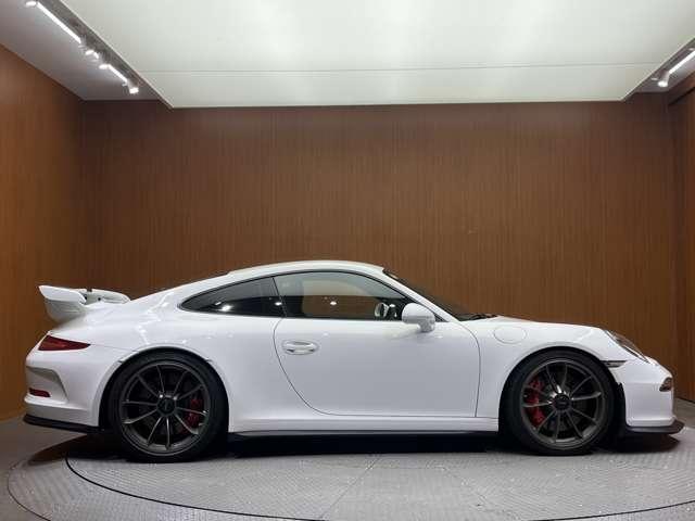 911 911GT3 ナビ TV バックカメラ Bluetooth接続 ハーフレザーシート パワーシート スポーツエキゾースト キーレス HIDヘッドライト オートライト 20インチAW ETC サーキット走行なし(39枚目)