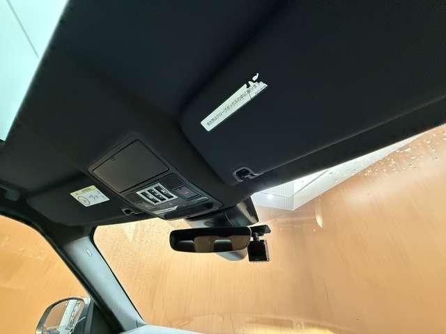 ご遠方の場合でも、下取り車両の金額を概算でお出しすることは可能でございます。車検証をお手元に、走行距離をご確認の上お問い合わせくださいませ。