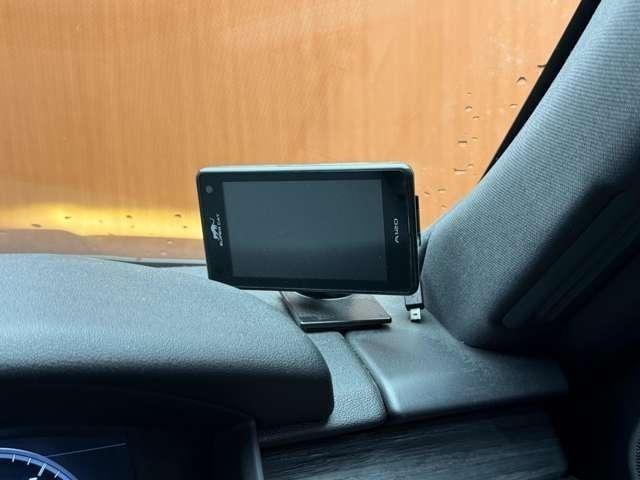 ご来店が難しいお客様もご安心下さい。自社での査定に加え、第三者機関に委託し、車両の鑑定を行っております。