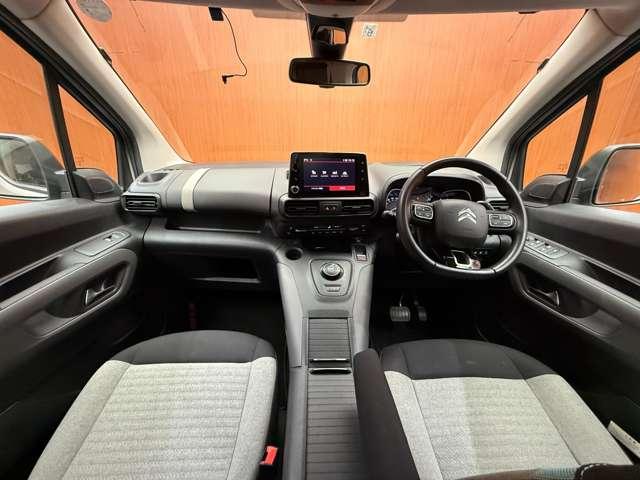 ベルランゴ シャイン　パノラマルーフ　ＡＣＣ　ディスプレイオーディオ　バックカメラ　ＣａｒＰｌａｙ　Ｂｌｕｅｔｏｏｔｈ接続　パドルシフト　純正１６インチＡＷ　ＥＴＣ　プッシュスタート　衝突軽減Ｂ　ＬＫＡ　ＢＳＭ（4枚目）