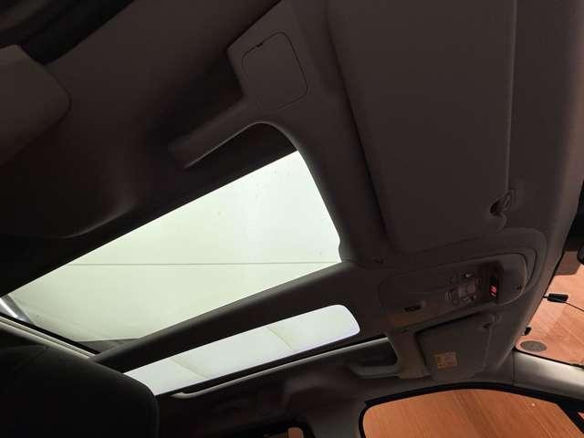 ベルランゴ シャイン　パノラマルーフ　ＡＣＣ　ディスプレイオーディオ　バックカメラ　ＣａｒＰｌａｙ　Ｂｌｕｅｔｏｏｔｈ接続　パドルシフト　純正１６インチＡＷ　ＥＴＣ　プッシュスタート　衝突軽減Ｂ　ＬＫＡ　ＢＳＭ（7枚目）