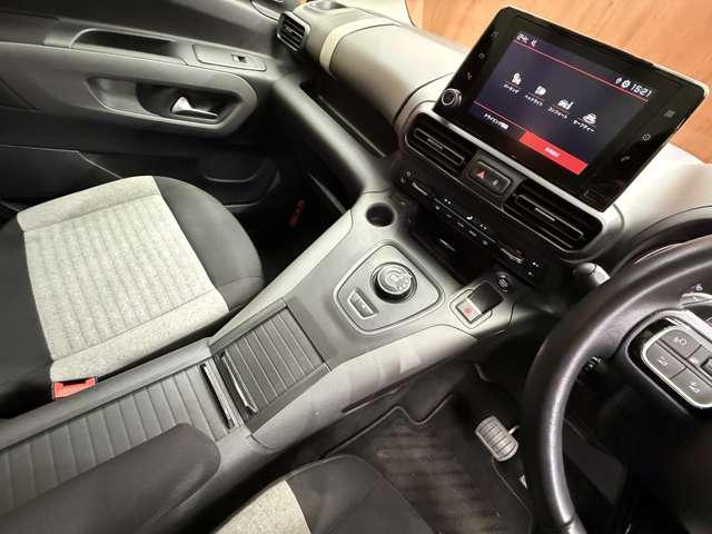 ベルランゴ シャイン　パノラマルーフ　ＡＣＣ　ディスプレイオーディオ　バックカメラ　ＣａｒＰｌａｙ　Ｂｌｕｅｔｏｏｔｈ接続　パドルシフト　純正１６インチＡＷ　ＥＴＣ　プッシュスタート　衝突軽減Ｂ　ＬＫＡ　ＢＳＭ（13枚目）