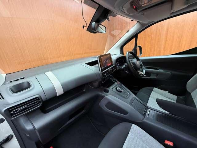 ベルランゴ シャイン　パノラマルーフ　ＡＣＣ　ディスプレイオーディオ　バックカメラ　ＣａｒＰｌａｙ　Ｂｌｕｅｔｏｏｔｈ接続　パドルシフト　純正１６インチＡＷ　ＥＴＣ　プッシュスタート　衝突軽減Ｂ　ＬＫＡ　ＢＳＭ（29枚目）