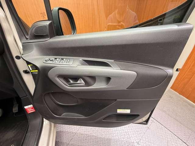 ベルランゴ シャイン　パノラマルーフ　ＡＣＣ　ディスプレイオーディオ　バックカメラ　ＣａｒＰｌａｙ　Ｂｌｕｅｔｏｏｔｈ接続　パドルシフト　純正１６インチＡＷ　ＥＴＣ　プッシュスタート　衝突軽減Ｂ　ＬＫＡ　ＢＳＭ（33枚目）