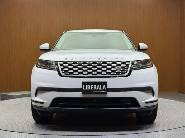 レンジローバーヴェラール プラス　特別仕様車　ＡＣＣ　純正ナビ　３６０°カメラ　レザーシート　シートヒーター　パワーシート　ＬＥＤヘッドライト　オートライト　電動リアゲート　純正１８インチＡＷ　ＥＴＣ　レーンキープアシスト（43枚目）