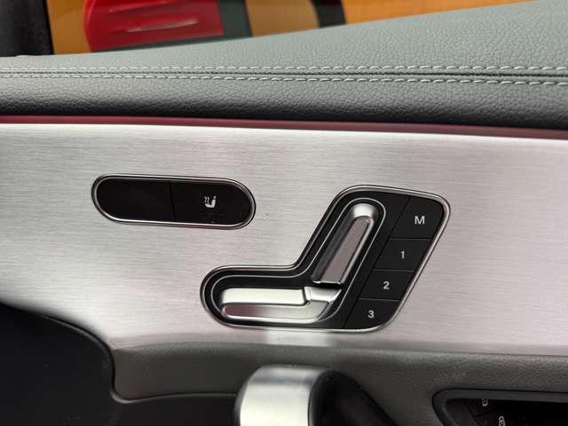 ご遠方の場合でも、下取り車両の金額を概算でお出しすることは可能でございます。車検証をお手元に、走行距離をご確認の上お問い合わせくださいませ。