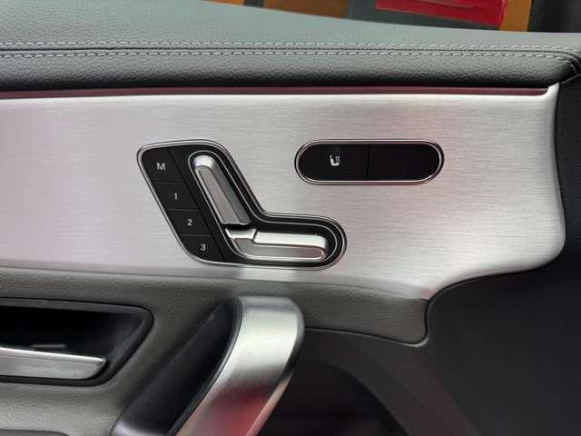 ＬＩＢＥＲＡＬＡの名前の由来はラテン語で「ｌｉｂｅｒａ：自由」と「ａｌａ：翼」を意味し、それらを組合せた造語です。自由な翼を得て思う存分人生を謳歌して欲しいという願いが込められています。