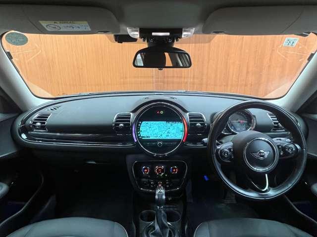 ＭＩＮＩ クーパーＤ　クラブマン　ペッパーＰＫＧ　ＡＣＣ　ナビ　地デジＴＶ　Ｂカメラ　Ｂｌｕｅｔｏｏｔｈ接続　コンフォートアクセス　ＰＤＣ　ストレージコンパートメントＰＫＧ　エキサイトメントＰ　衝突軽減Ｂ　ＬＥＤヘッドライト　ＥＴＣ（4枚目）