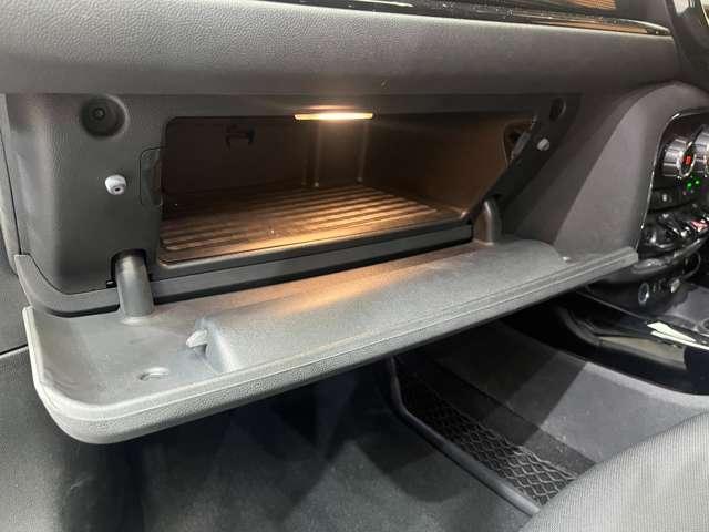 ＭＩＮＩ クーパーＤ　クラブマン　ペッパーＰＫＧ　ＡＣＣ　ナビ　地デジＴＶ　Ｂカメラ　Ｂｌｕｅｔｏｏｔｈ接続　コンフォートアクセス　ＰＤＣ　ストレージコンパートメントＰＫＧ　エキサイトメントＰ　衝突軽減Ｂ　ＬＥＤヘッドライト　ＥＴＣ（33枚目）