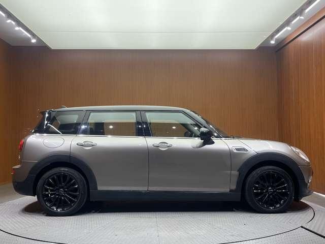 ＭＩＮＩ クーパーＤ　クラブマン　ペッパーＰＫＧ　ＡＣＣ　ナビ　地デジＴＶ　Ｂカメラ　Ｂｌｕｅｔｏｏｔｈ接続　コンフォートアクセス　ＰＤＣ　ストレージコンパートメントＰＫＧ　エキサイトメントＰ　衝突軽減Ｂ　ＬＥＤヘッドライト　ＥＴＣ（48枚目）