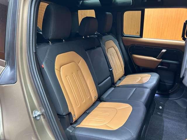 ディフェンダー １１０Ｘ　Ｄ３００　スライディングパノラミックルーフ　マトリクスＬＥＤヘッドライト　コンビレザーシート　コールドクライメートパック　３６０°カメラ　サイドステップ　エアサスペンション　ＡＣＣ　ＨＵＤ　シートヒーター（7枚目）