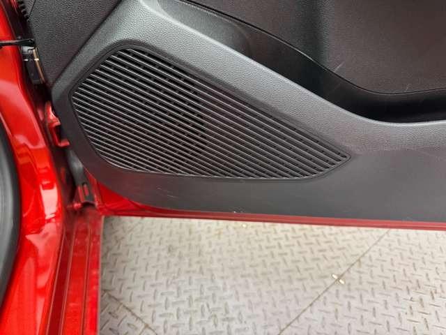 ルーテシア インテンス　テックパック　ＡＣＣ　黒革　ディスプレイオーディオ　ＢＯＳＥサウンド　３６０°　Ｂｌｕｅｔｏｏｔｈ接続　シートＨ　ステアリングヒーター　ＬＥＤライト　オートハイビーム　衝突軽減Ｂ　ＢＳＭ　ＬＫＡ　ＥＴＣ　ドラレコ（26枚目）