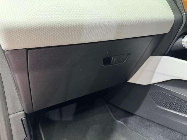 ルーテシア インテンス　テックパック　ＡＣＣ　黒革　ディスプレイオーディオ　ＢＯＳＥサウンド　３６０°　Ｂｌｕｅｔｏｏｔｈ接続　シートＨ　ステアリングヒーター　ＬＥＤライト　オートハイビーム　衝突軽減Ｂ　ＢＳＭ　ＬＫＡ　ＥＴＣ　ドラレコ（28枚目）