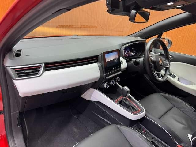 ルーテシア インテンス　テックパック　ＡＣＣ　黒革　ディスプレイオーディオ　ＢＯＳＥサウンド　３６０°　Ｂｌｕｅｔｏｏｔｈ接続　シートＨ　ステアリングヒーター　ＬＥＤライト　オートハイビーム　衝突軽減Ｂ　ＢＳＭ　ＬＫＡ　ＥＴＣ　ドラレコ（31枚目）