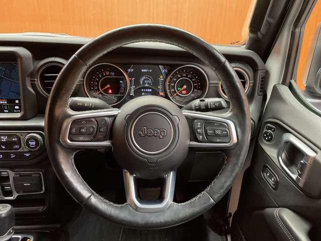 ジープ・ラングラーアンリミテッド サハラ　ＡＣＣ　黒革　ナビ　ＴＶ　Ｂカメラ　Ｂｌｕｅｔｏｏｔｈ接続　ＡＬＰＩＮＥスピーカー　シートＨ　ステアリングＨ　ＬＥＤヘッドライト　パークアシスト　衝突軽減Ｂ　ＢＳＭ　ワンオーナー　ドラレコ　ＥＴＣ（17枚目）