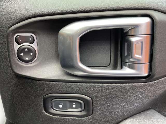 ジープ・ラングラーアンリミテッド サハラ　ＡＣＣ　黒革　ナビ　ＴＶ　Ｂカメラ　Ｂｌｕｅｔｏｏｔｈ接続　ＡＬＰＩＮＥスピーカー　シートＨ　ステアリングＨ　ＬＥＤヘッドライト　パークアシスト　衝突軽減Ｂ　ＢＳＭ　ワンオーナー　ドラレコ　ＥＴＣ（24枚目）