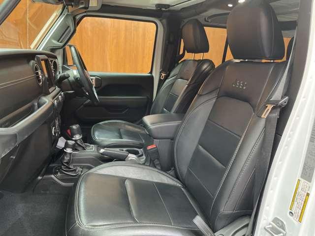 ジープ・ラングラーアンリミテッド サハラ　ＡＣＣ　黒革　ナビ　ＴＶ　Ｂカメラ　Ｂｌｕｅｔｏｏｔｈ接続　ＡＬＰＩＮＥスピーカー　シートＨ　ステアリングＨ　ＬＥＤヘッドライト　パークアシスト　衝突軽減Ｂ　ＢＳＭ　ワンオーナー　ドラレコ　ＥＴＣ（32枚目）