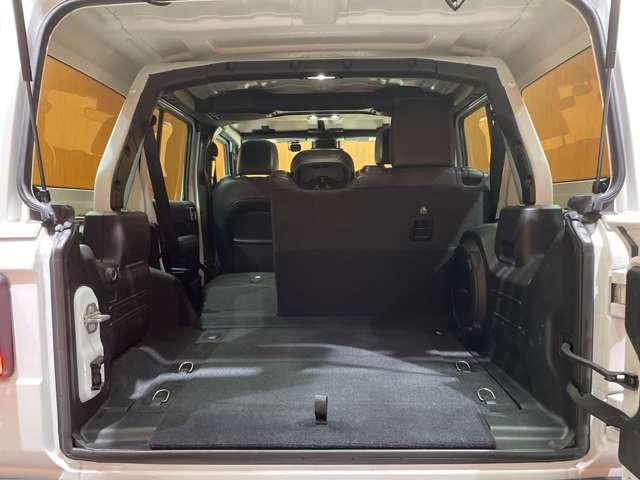 ジープ・ラングラーアンリミテッド サハラ　ＡＣＣ　黒革　ナビ　ＴＶ　Ｂカメラ　Ｂｌｕｅｔｏｏｔｈ接続　ＡＬＰＩＮＥスピーカー　シートＨ　ステアリングＨ　ＬＥＤヘッドライト　パークアシスト　衝突軽減Ｂ　ＢＳＭ　ワンオーナー　ドラレコ　ＥＴＣ（40枚目）