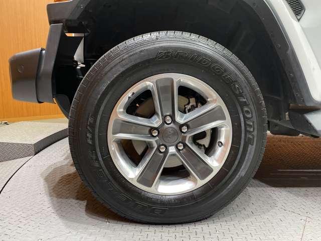 ジープ・ラングラーアンリミテッド サハラ　ＡＣＣ　黒革　ナビ　ＴＶ　Ｂカメラ　Ｂｌｕｅｔｏｏｔｈ接続　ＡＬＰＩＮＥスピーカー　シートＨ　ステアリングＨ　ＬＥＤヘッドライト　パークアシスト　衝突軽減Ｂ　ＢＳＭ　ワンオーナー　ドラレコ　ＥＴＣ（53枚目）