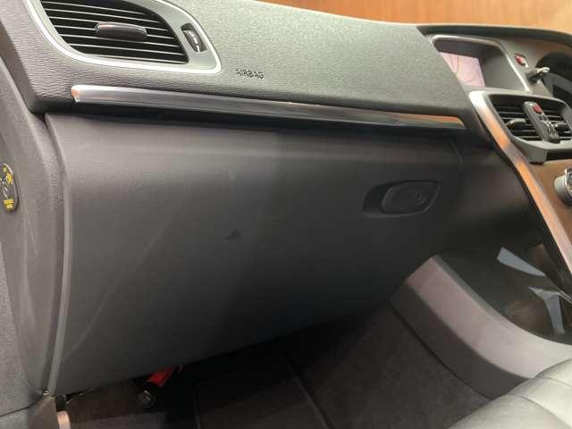 Ｖ４０ Ｄ４　インスクリプション　ＡＣＣ　黒革シート　ｈａｒｍａｎｋａｒｄｏｎサウンド　ナビ　Ｂカメラ　Ｂｌｕｅｔｏｏｔｈ接続　前席電動シート　ＬＥＤヘッドライト　パーキングしスト　衝突軽減ブレーキ　ＢＳＭ　ＬＫＡ　ドラレコ　ＥＴＣ（32枚目）