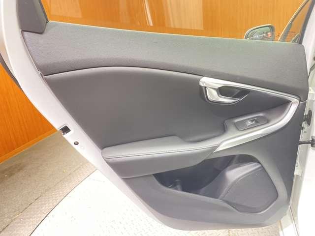 Ｖ４０ Ｄ４　インスクリプション　ＡＣＣ　黒革シート　ｈａｒｍａｎｋａｒｄｏｎサウンド　ナビ　Ｂカメラ　Ｂｌｕｅｔｏｏｔｈ接続　前席電動シート　ＬＥＤヘッドライト　パーキングしスト　衝突軽減ブレーキ　ＢＳＭ　ＬＫＡ　ドラレコ　ＥＴＣ（44枚目）