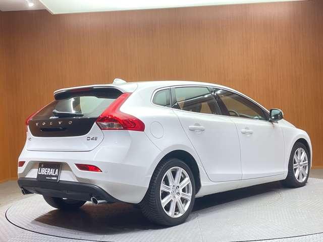 Ｖ４０ Ｄ４　インスクリプション　ＡＣＣ　黒革シート　ｈａｒｍａｎｋａｒｄｏｎサウンド　ナビ　Ｂカメラ　Ｂｌｕｅｔｏｏｔｈ接続　前席電動シート　ＬＥＤヘッドライト　パーキングしスト　衝突軽減ブレーキ　ＢＳＭ　ＬＫＡ　ドラレコ　ＥＴＣ（54枚目）