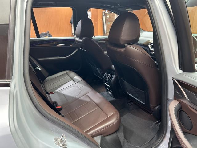 Ｘ３ ｘＤｒｉｖｅ　２０ｄ　Ｍスポーツ　茶革シート　ＡＣＣ　ナビ　地デジＴＶ　３６０°　Ｂｌｕｅｔｏｏｔｈ接続　ＣａｒＰｌａｙ　シートＨ　パーキングアシスト　パワーバックドア　ＬＥＤヘッドライト　　衝突軽減Ｂ　ＢＳＭ　ＬＫＡ　ワンオーナー（8枚目）