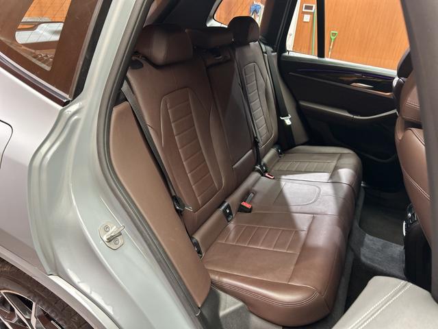 Ｘ３ ｘＤｒｉｖｅ　２０ｄ　Ｍスポーツ　茶革シート　ＡＣＣ　ナビ　地デジＴＶ　３６０°　Ｂｌｕｅｔｏｏｔｈ接続　ＣａｒＰｌａｙ　シートＨ　パーキングアシスト　パワーバックドア　ＬＥＤヘッドライト　　衝突軽減Ｂ　ＢＳＭ　ＬＫＡ　ワンオーナー（9枚目）