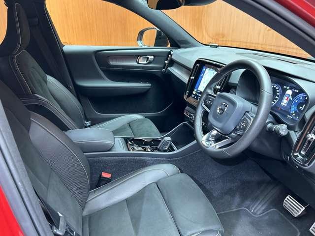 ＸＣ４０ Ｔ４　ＡＷＤ　Ｒデザイン　ＡＣＣ　純正ナビ　３６０°カメラ　ハーフレザーシート　パワーシート　シートヒーター　レーンアシスト　ブラインドスポット　パーキングアシスト　電動リアゲート　コーナーセンサー　オートライト　ドラレコ（5枚目）