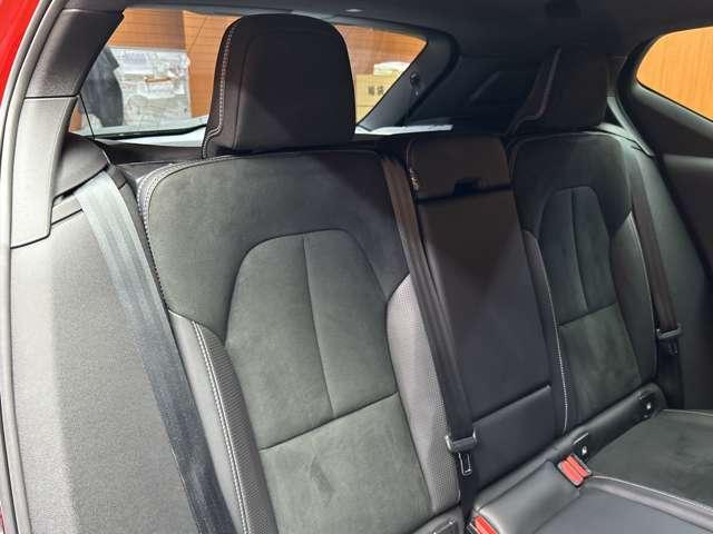 ＸＣ４０ Ｔ４　ＡＷＤ　Ｒデザイン　ＡＣＣ　純正ナビ　３６０°カメラ　ハーフレザーシート　パワーシート　シートヒーター　レーンアシスト　ブラインドスポット　パーキングアシスト　電動リアゲート　コーナーセンサー　オートライト　ドラレコ（8枚目）