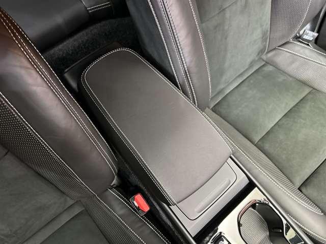 ＸＣ４０ Ｔ４　ＡＷＤ　Ｒデザイン　ＡＣＣ　純正ナビ　３６０°カメラ　ハーフレザーシート　パワーシート　シートヒーター　レーンアシスト　ブラインドスポット　パーキングアシスト　電動リアゲート　コーナーセンサー　オートライト　ドラレコ（16枚目）