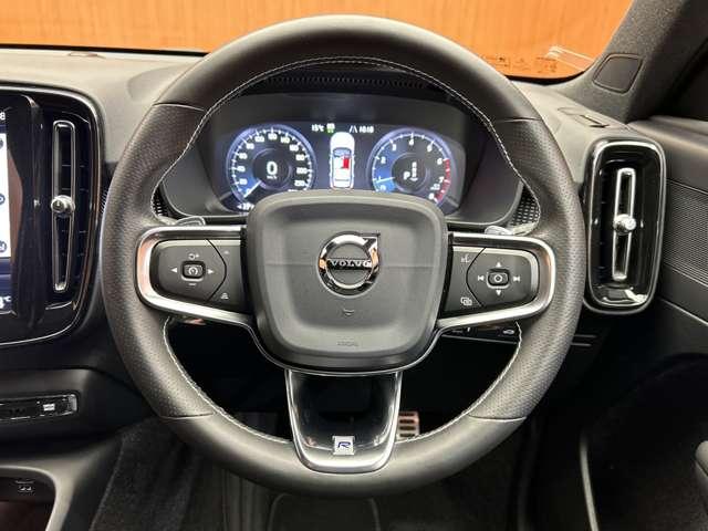 ＸＣ４０ Ｔ４　ＡＷＤ　Ｒデザイン　ＡＣＣ　純正ナビ　３６０°カメラ　ハーフレザーシート　パワーシート　シートヒーター　レーンアシスト　ブラインドスポット　パーキングアシスト　電動リアゲート　コーナーセンサー　オートライト　ドラレコ（18枚目）