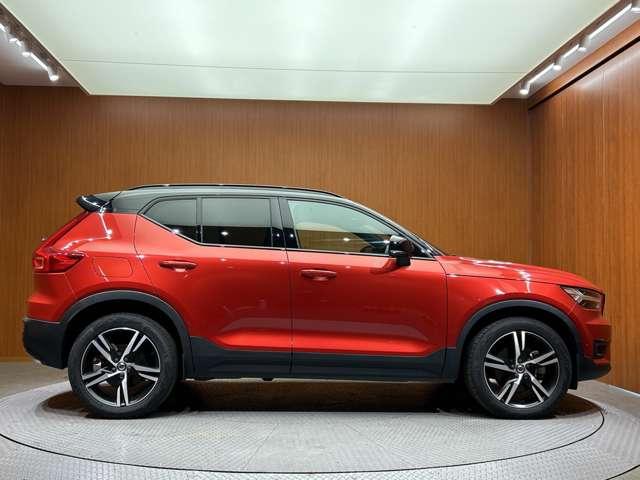 ＸＣ４０ Ｔ４　ＡＷＤ　Ｒデザイン　ＡＣＣ　純正ナビ　３６０°カメラ　ハーフレザーシート　パワーシート　シートヒーター　レーンアシスト　ブラインドスポット　パーキングアシスト　電動リアゲート　コーナーセンサー　オートライト　ドラレコ（49枚目）