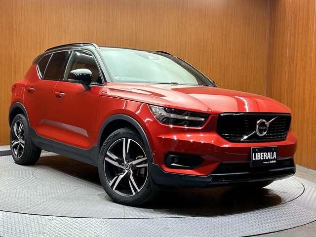 ＸＣ４０ Ｔ４　ＡＷＤ　Ｒデザイン　ＡＣＣ　純正ナビ　３６０°カメラ　ハーフレザーシート　パワーシート　シートヒーター　レーンアシスト　ブラインドスポット　パーキングアシスト　電動リアゲート　コーナーセンサー　オートライト　ドラレコ（51枚目）
