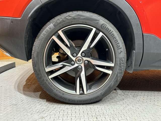 ＸＣ４０ Ｔ４　ＡＷＤ　Ｒデザイン　ＡＣＣ　純正ナビ　３６０°カメラ　ハーフレザーシート　パワーシート　シートヒーター　レーンアシスト　ブラインドスポット　パーキングアシスト　電動リアゲート　コーナーセンサー　オートライト　ドラレコ（58枚目）