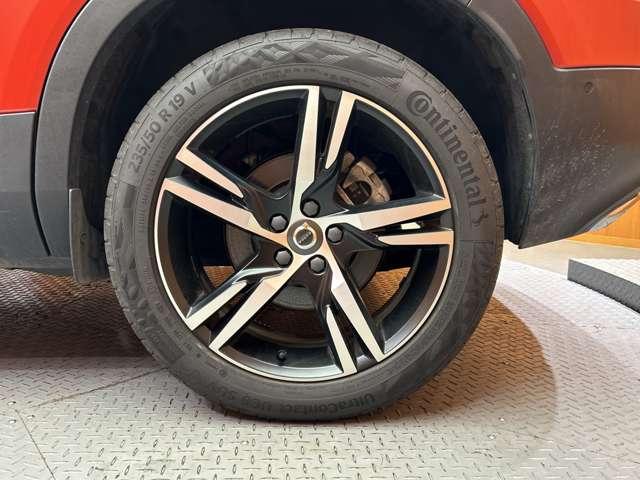 ＸＣ４０ Ｔ４　ＡＷＤ　Ｒデザイン　ＡＣＣ　純正ナビ　３６０°カメラ　ハーフレザーシート　パワーシート　シートヒーター　レーンアシスト　ブラインドスポット　パーキングアシスト　電動リアゲート　コーナーセンサー　オートライト　ドラレコ（59枚目）