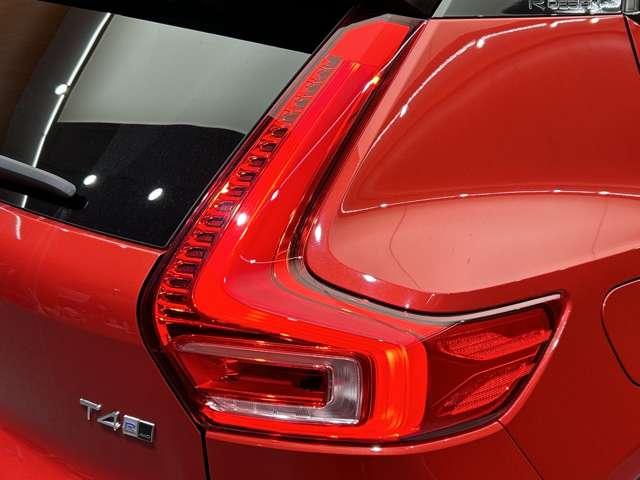 ＸＣ４０ Ｔ４　ＡＷＤ　Ｒデザイン　ＡＣＣ　純正ナビ　３６０°カメラ　ハーフレザーシート　パワーシート　シートヒーター　レーンアシスト　ブラインドスポット　パーキングアシスト　電動リアゲート　コーナーセンサー　オートライト　ドラレコ（62枚目）